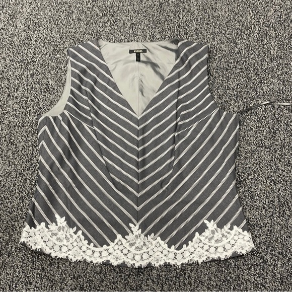 Escada vest - Picture 1 of 2